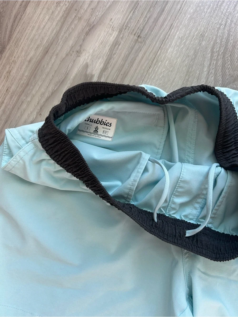chubbies | Ultimate Training 5.5" Shorts in Light Aqua with Black Waistband (S) - Picture 4 of 10